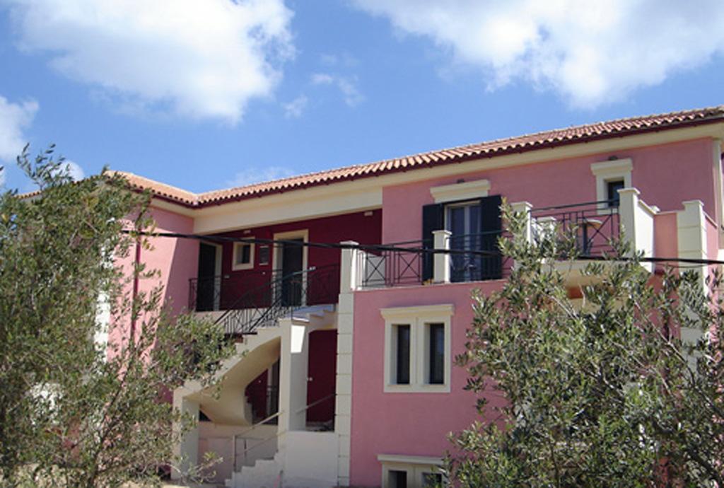 Kolona Apartments Lixouri Exterior photo